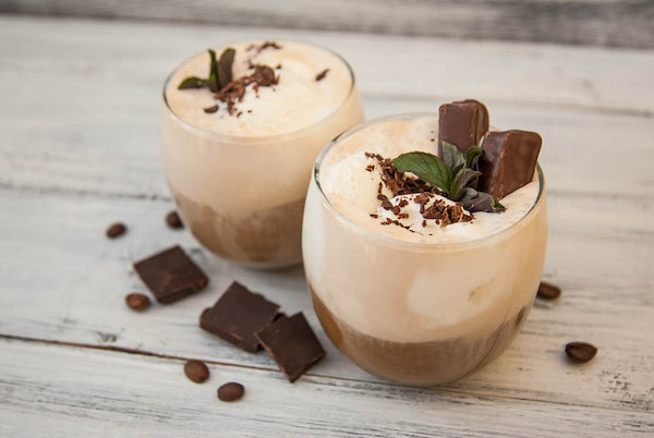 The 2-Ingredient,  30-second HEALTHY Smoothie.. that Tastes Like Iced Coffee!